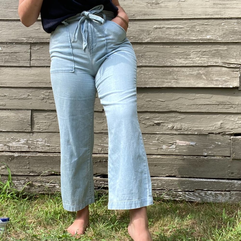 BDG Women's Lightweight Chambray High-Waisted Cropped Culottes | Size 6